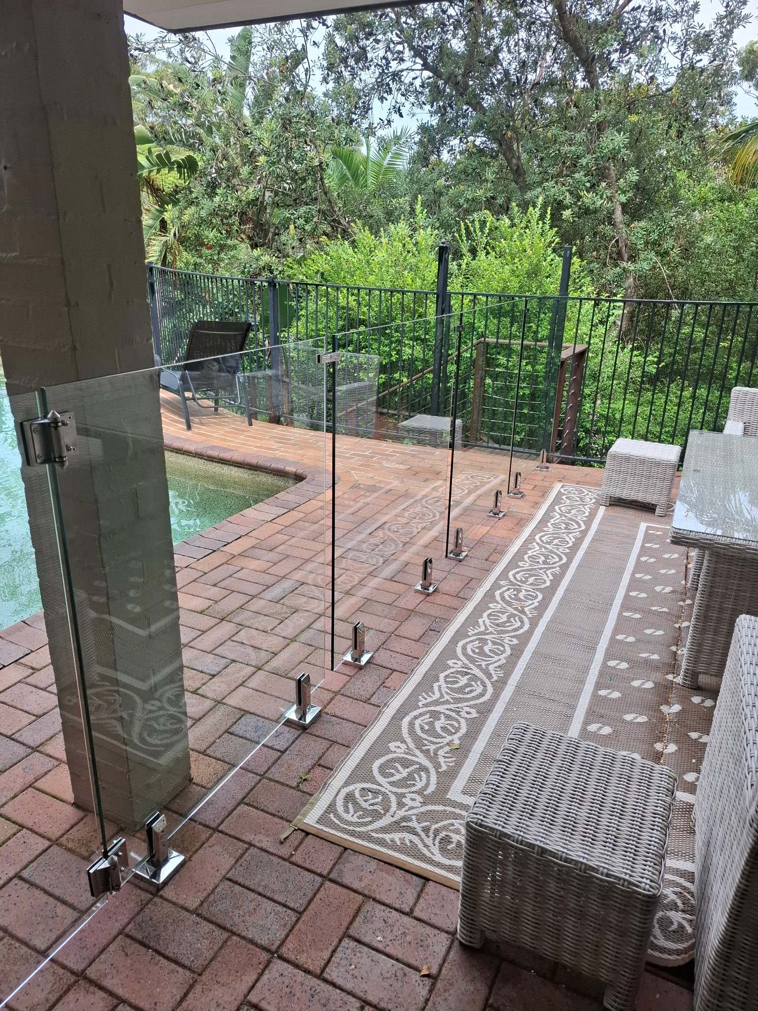Glass pool fencing installation